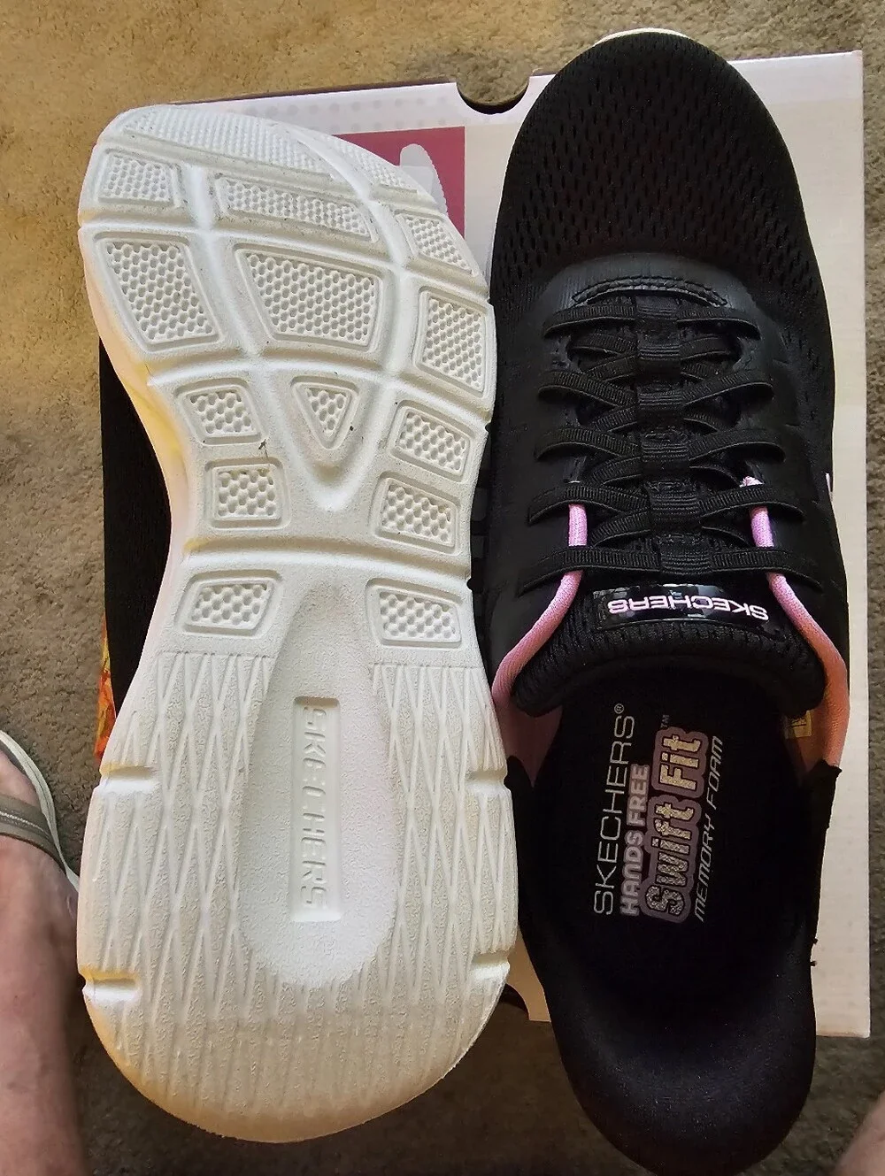NEW SKECHERS SWIFT FIT HANDS FREE ATHLETIC SNEAKERS SHOES WOMENS 9